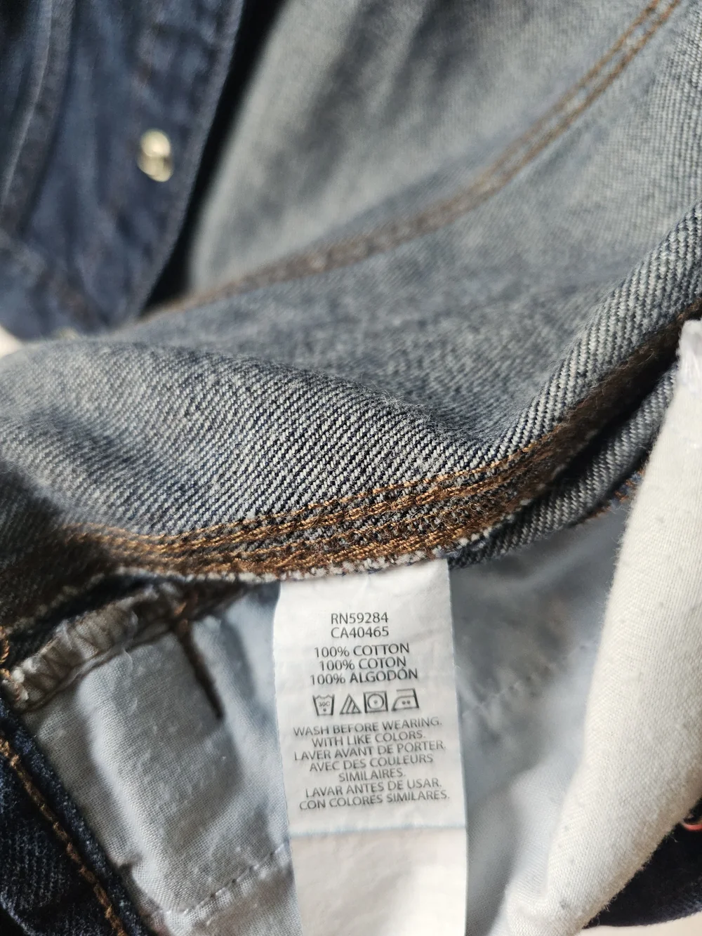 Lot of 2 Denim Jean Jackets 5T Old Navy Light Wash & The Children's Place Dark